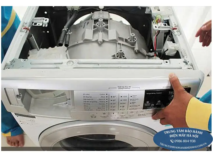 Lỗi công tắc khóa cửa máy giặt Electrolux